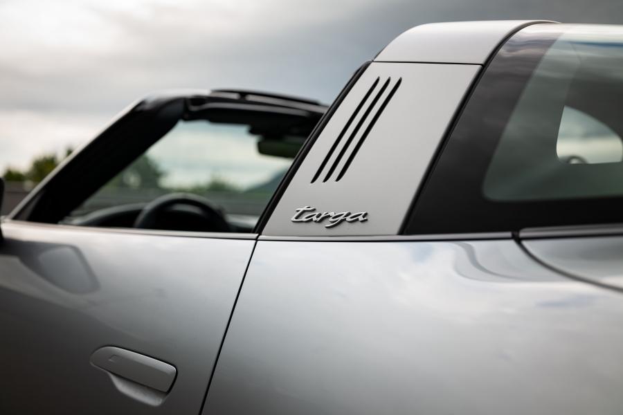 Детали экстерьера Porsche 911 Targa 4 (992) 2020 года  (WW) (фото 38 из 43)